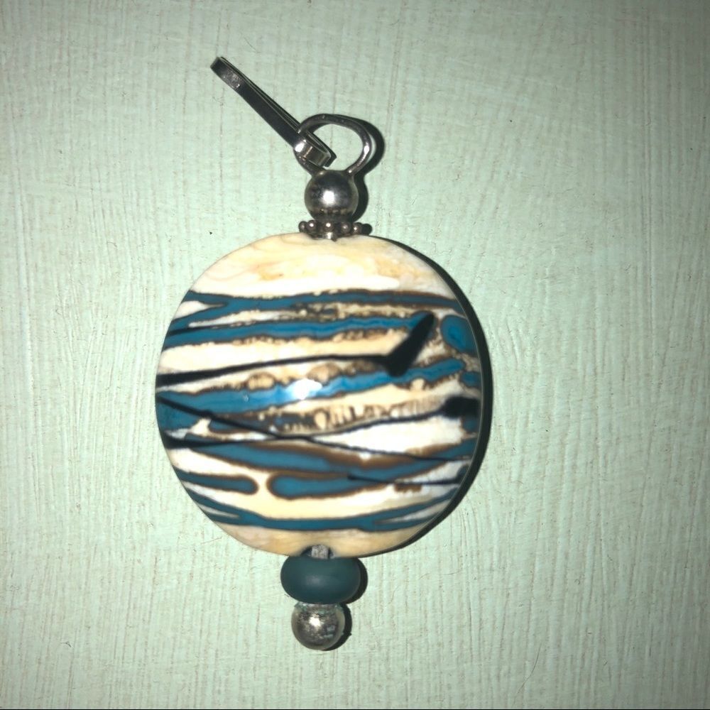 GORGEOUS LARGE PENDANT 1 1/2”